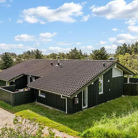 Aponi - 400m From The Sea By Interhome Lokken
