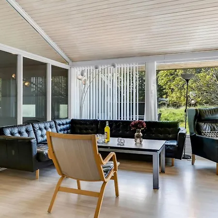 Aponi - 400m From The Sea By Interhome Lokken